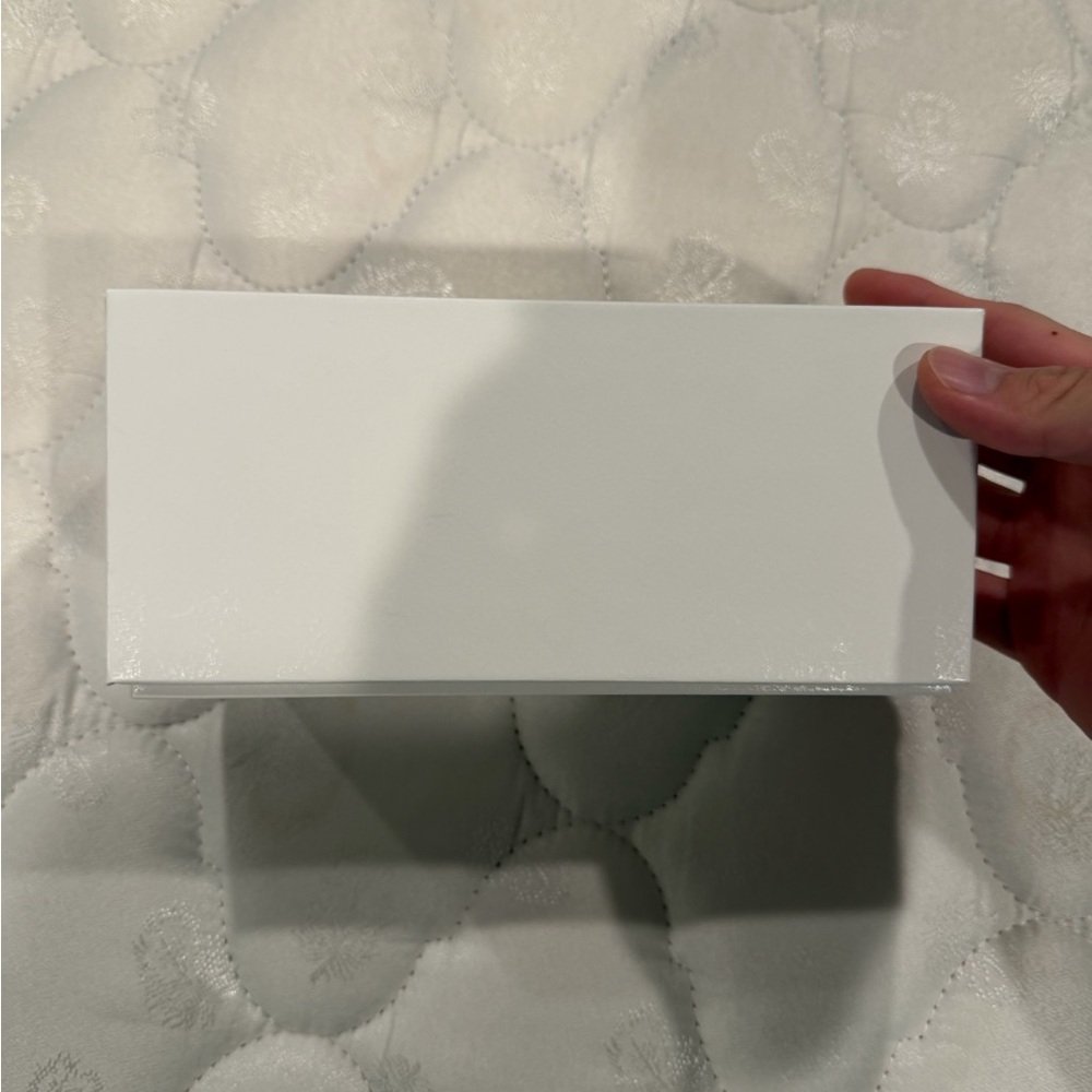 Gentle Monster Gift Box - Picture 2 of 4